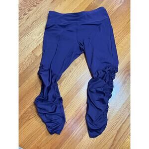 Avia purple compression capri leggings with ruched‎ hems XL Excellent HIgh rise